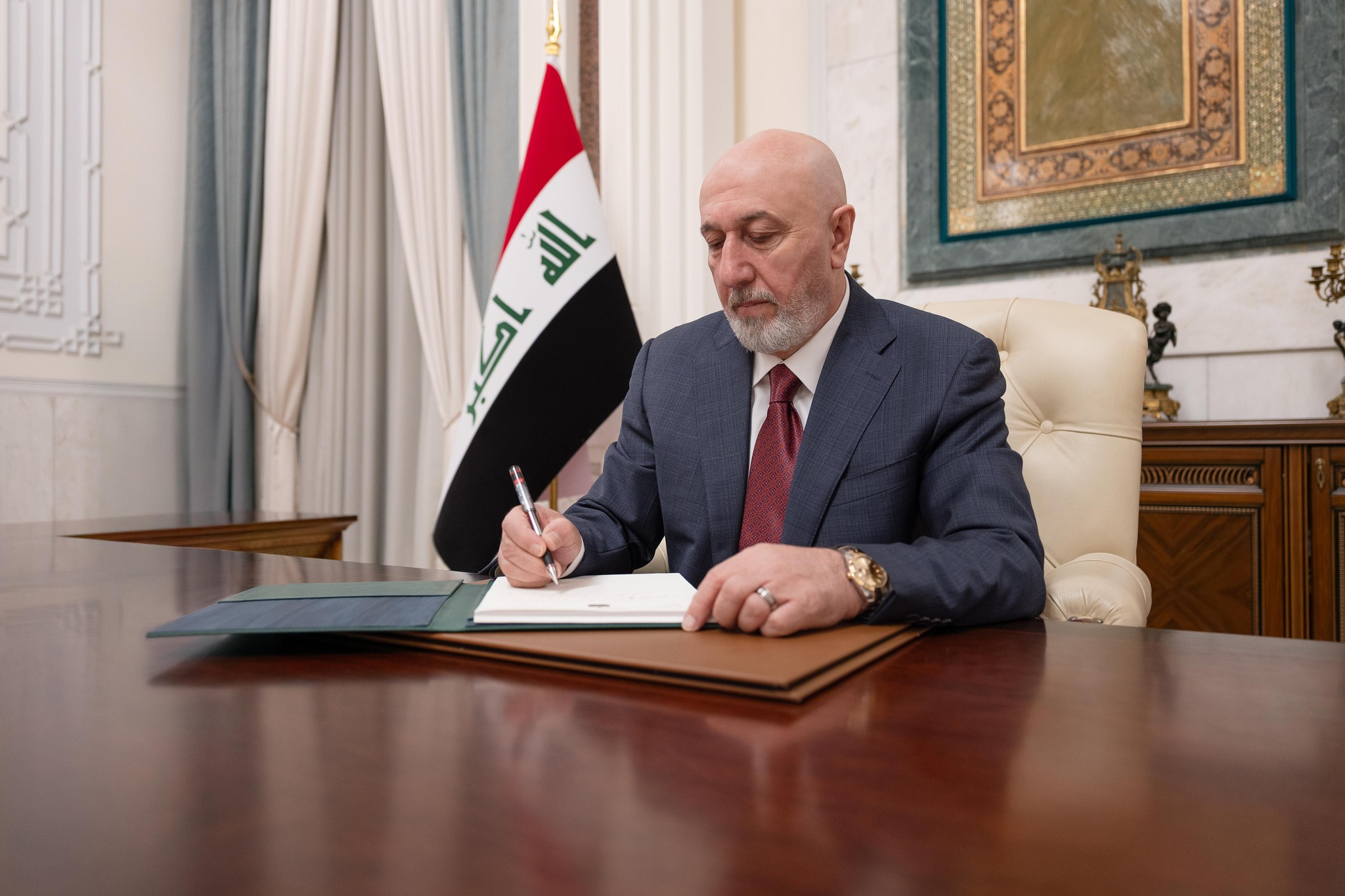 لقاءات ومباحثات الفخامة...إفصاح رئاسي عن الذمة المالية ورسائل النزاهة في إدارة الحكم